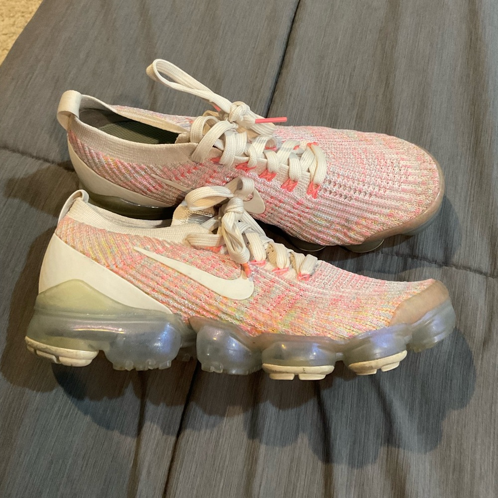 WOMEN’S NIKE AIRMAX SIZE 9